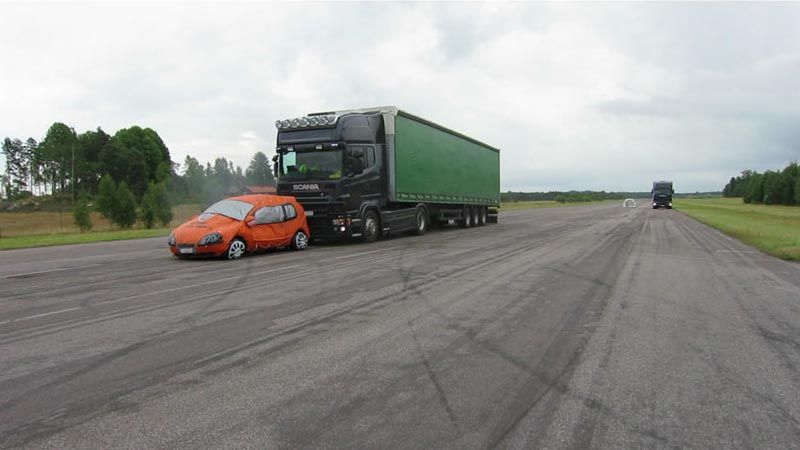 Entwickeln Fortschrittlicher Notbremssysteme Bei Scania