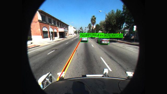 在视觉感知系统参考应用中检测车辆和车道。