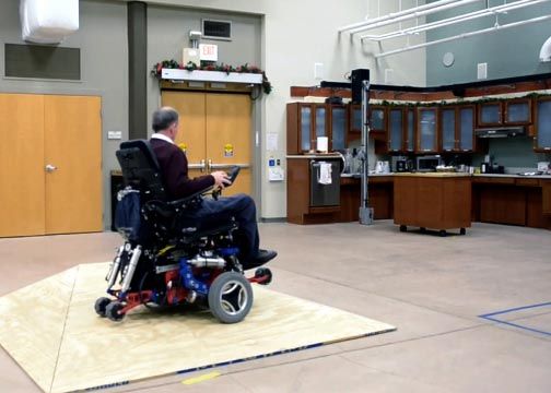 HERL的MEBot轮椅可以适应不同的地形。